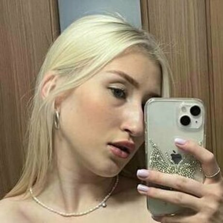 Bettyhotgirl