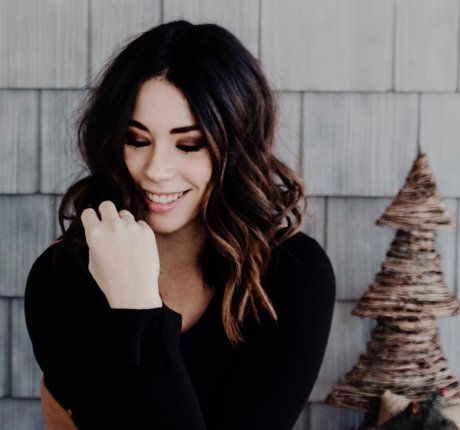 Jillian Rose Reed