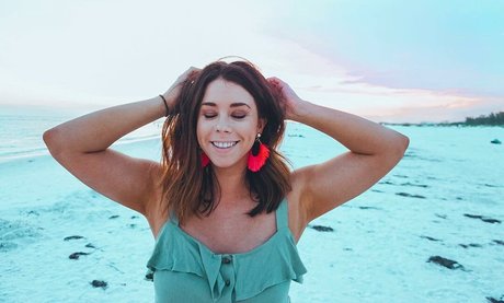 Jillian Rose Reed