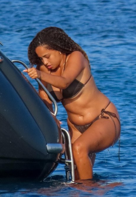 Photo nue de fuite OnlyFans de Amber Gill