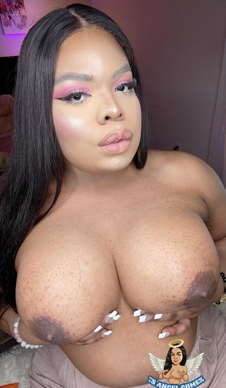 Photo nue de fuite OnlyFans de Buxombeauti