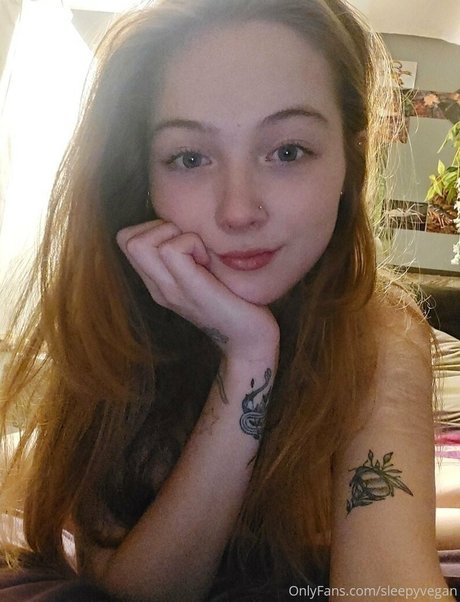 Photo nue de fuite OnlyFans de Sleepyvegan