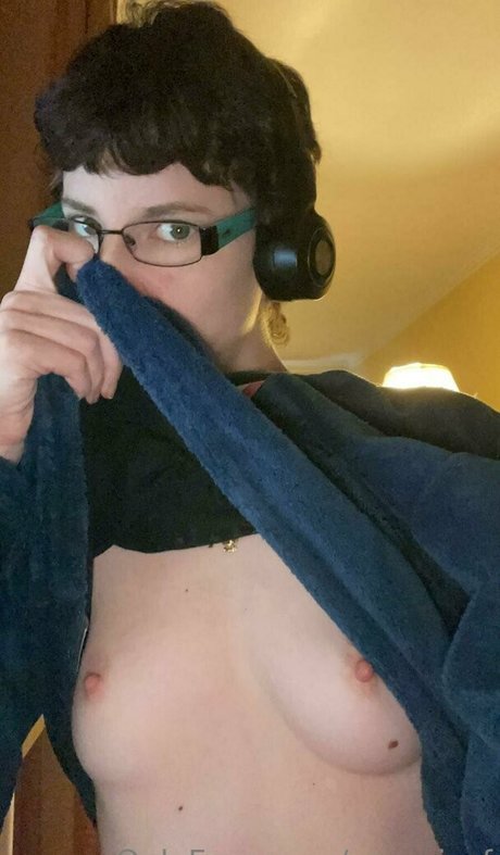 Photo nue de fuite OnlyFans de Aymaiof