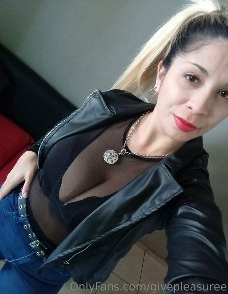 Photo nue de fuite OnlyFans de Givepleasuree
