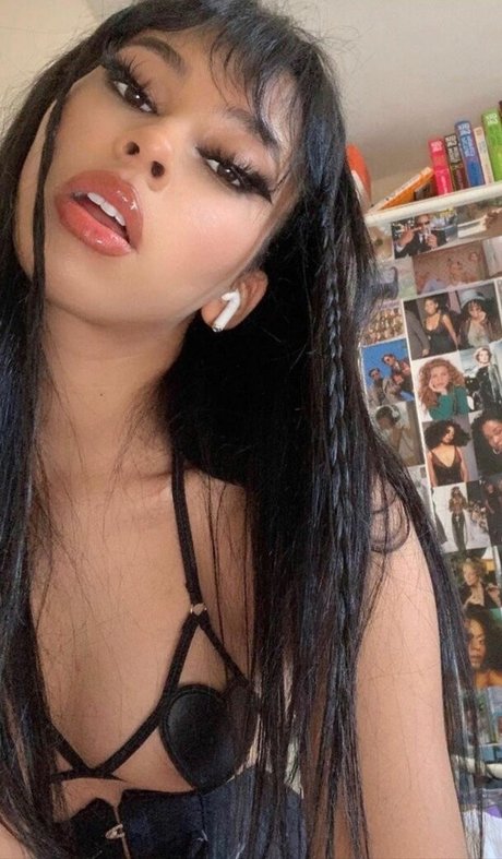 Photo nue de fuite OnlyFans de Charvotte