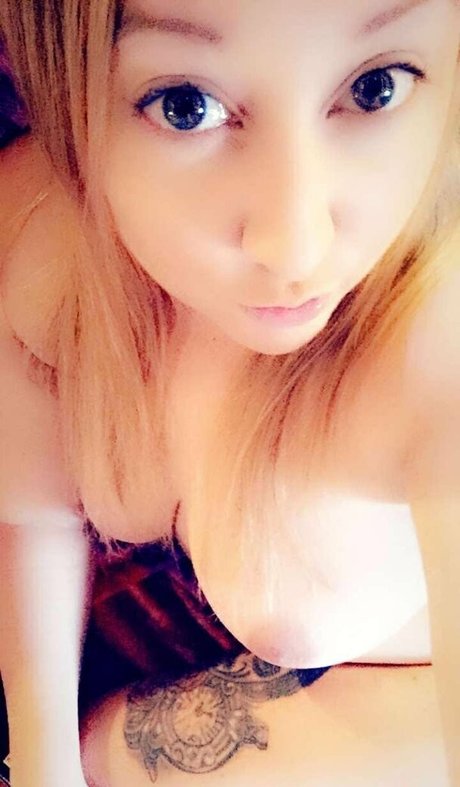 Photo nue de fuite OnlyFans de Lolove69