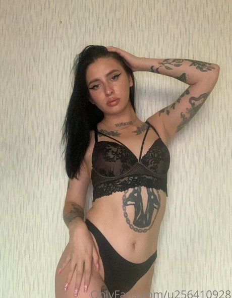 Alinajuicyb1tch
