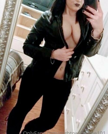 Photo nue de fuite OnlyFans de Nightowlbaddie101