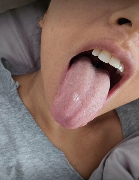 Photo nue de fuite OnlyFans de Tongue Queen