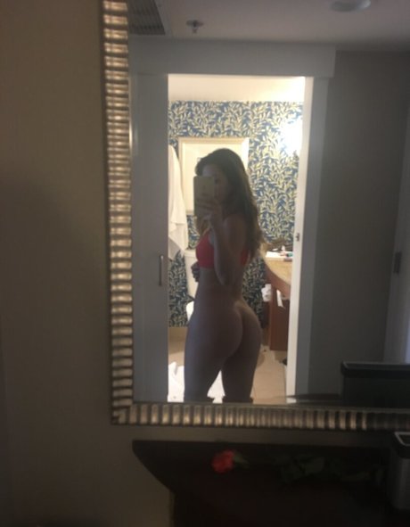 Photo nue de fuite OnlyFans de Fallinlovia