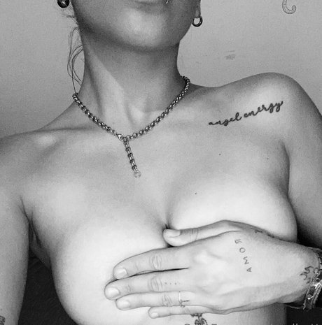 Photo nue de fuite OnlyFans de Emihott