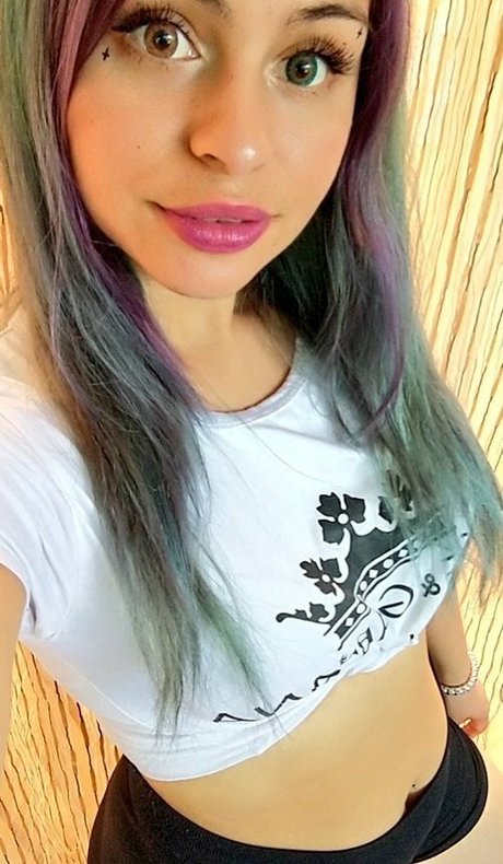 Photo nue de fuite OnlyFans de Raylene Moro