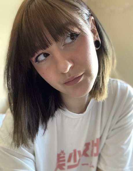 Photo nue de fuite OnlyFans de Minaluna