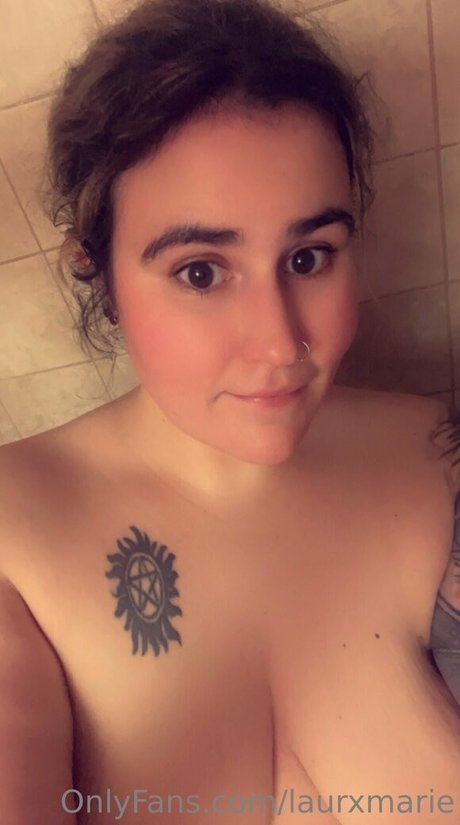 Photo nue de fuite OnlyFans de Laurxmarie