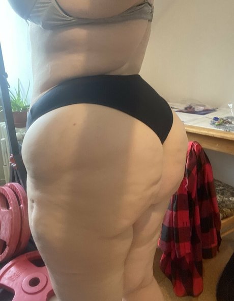 Bootyassgirl