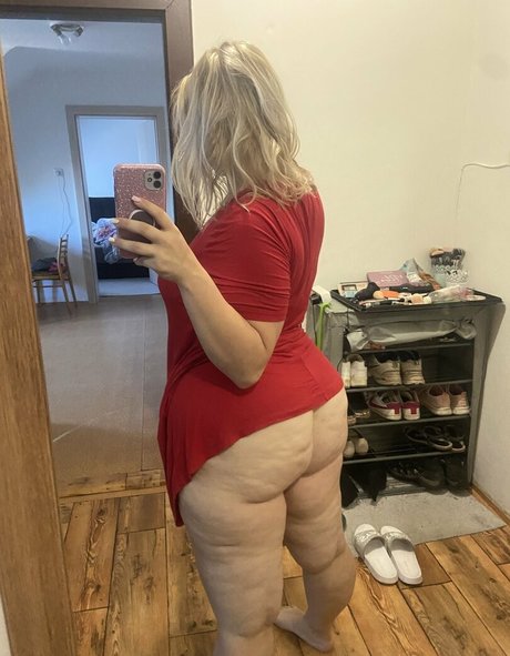 Bootyassgirl