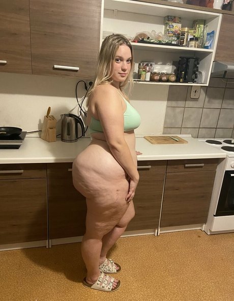 Bootyassgirl