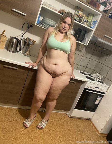 Bootyassgirl