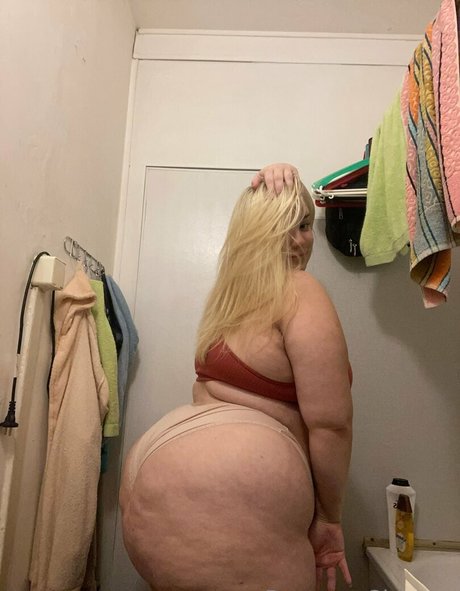 Bootyassgirl