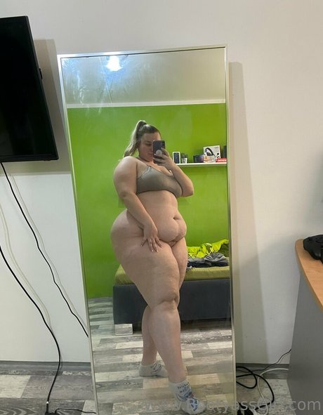 Bootyassgirl
