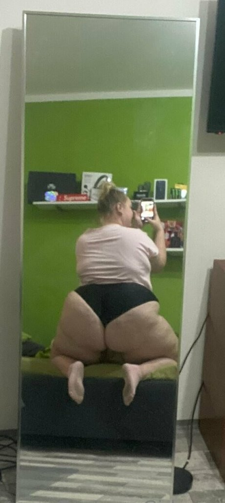 Bootyassgirl