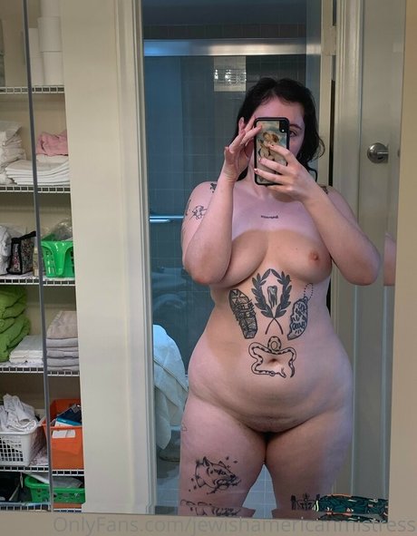 Photo nue de fuite OnlyFans de Jewishamericanmistress