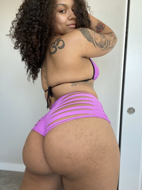 Photo nue de fuite OnlyFans de Safarii