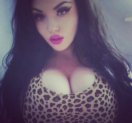 Photo nue de fuite OnlyFans de Betty Dahmer