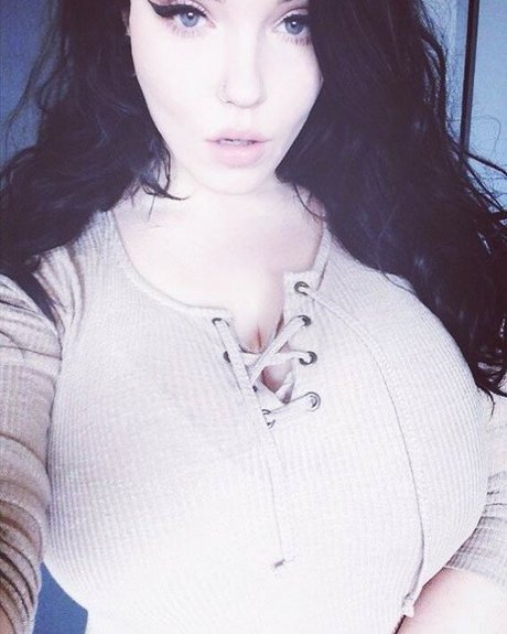 Photo nue de fuite OnlyFans de Betty Dahmer