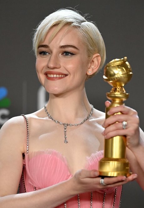 Photo nue de fuite OnlyFans de Julia Garner
