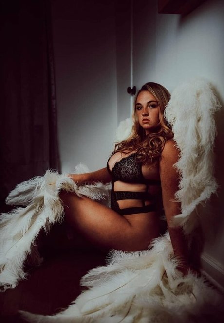 Photo nue de fuite OnlyFans de Raelyne Summeier