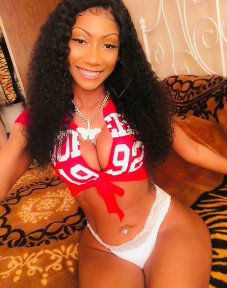 Photo nue de fuite OnlyFans de Cooliemonae