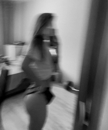 Photo nue de fuite OnlyFans de Alenashuvaeva