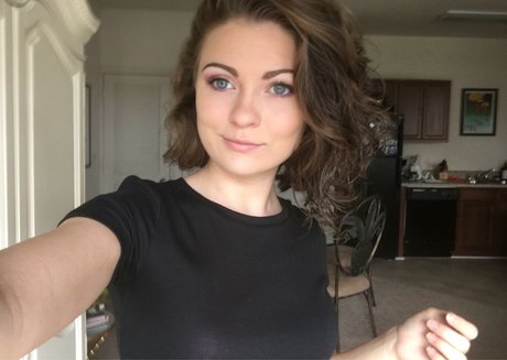 Savannah Small