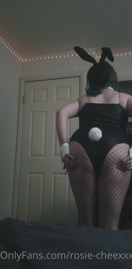 Photo nue de fuite OnlyFans de Rosiecheexxx