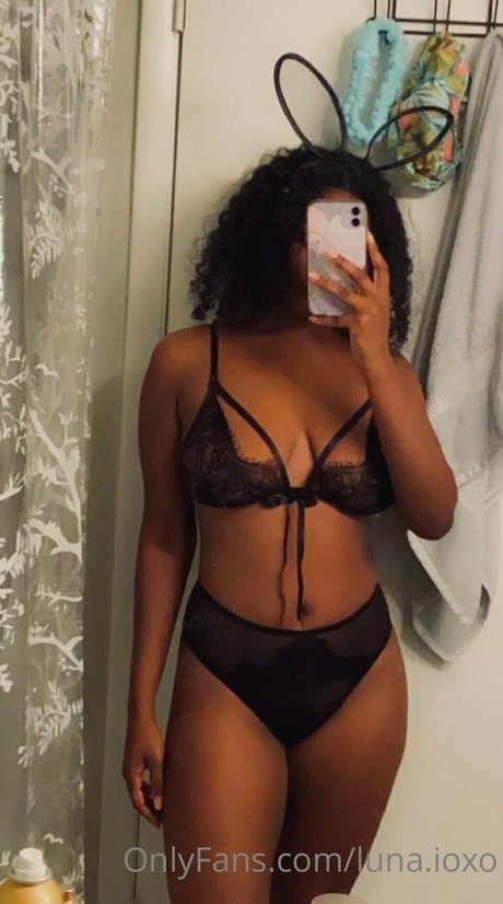 Photo nue de fuite OnlyFans de Lunaioxo