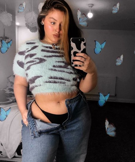 Photo nue de fuite OnlyFans de Holly Marston