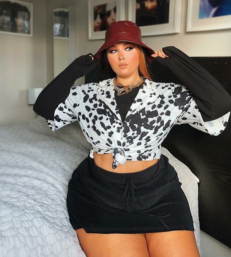 Photo nue de fuite OnlyFans de Holly Marston