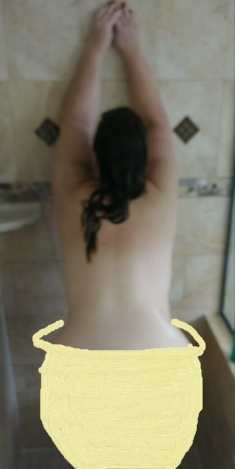 Photo nue de fuite OnlyFans de Theloungeroom