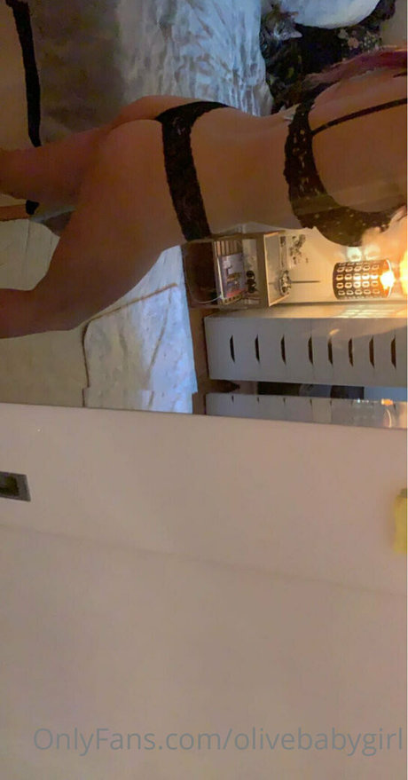 Photo nue de fuite OnlyFans de Olivebabyyyyy