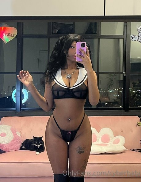 Photo nue de fuite OnlyFans de Cyberbabi