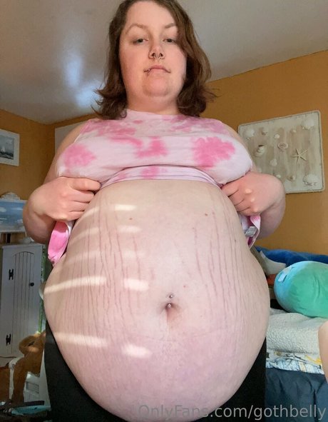 Photo nue de fuite OnlyFans de Gothbelly