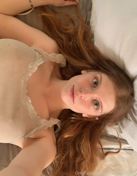 Photo nue de fuite OnlyFans de Sexyredinbedfree
