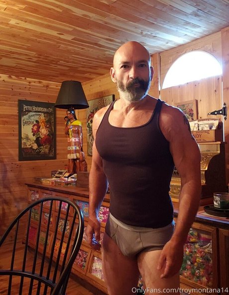 Photo nue de fuite OnlyFans de Troymontana14