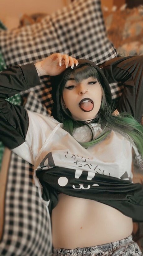 Photo nue de fuite OnlyFans de Smolgothgirlvip