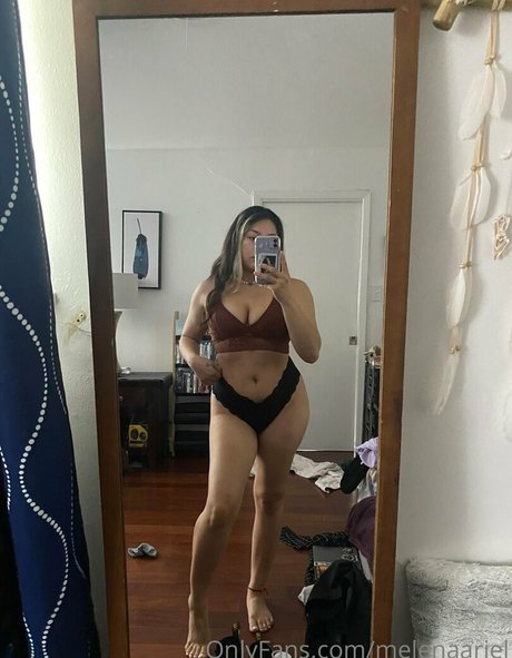 Photo nue de fuite OnlyFans de Melenaariel