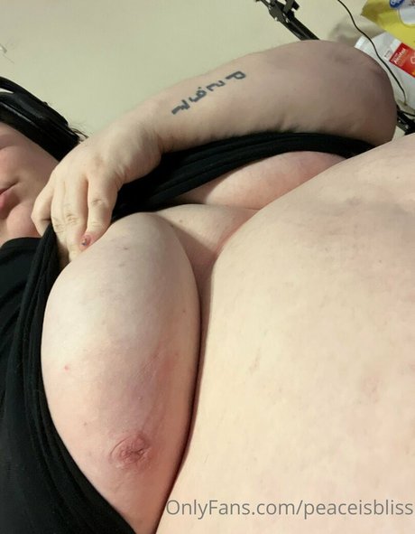 Photo nue de fuite OnlyFans de Peaceisbliss