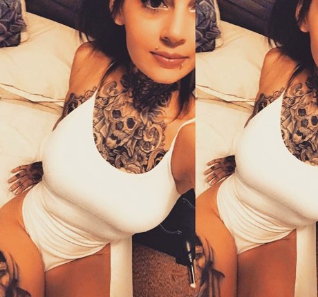 Photo nue de fuite OnlyFans de Jessica Monchouchou