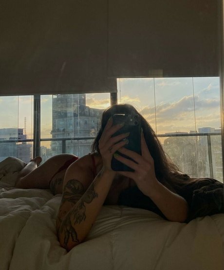 Photo nue de fuite OnlyFans de Manu Guglielmi