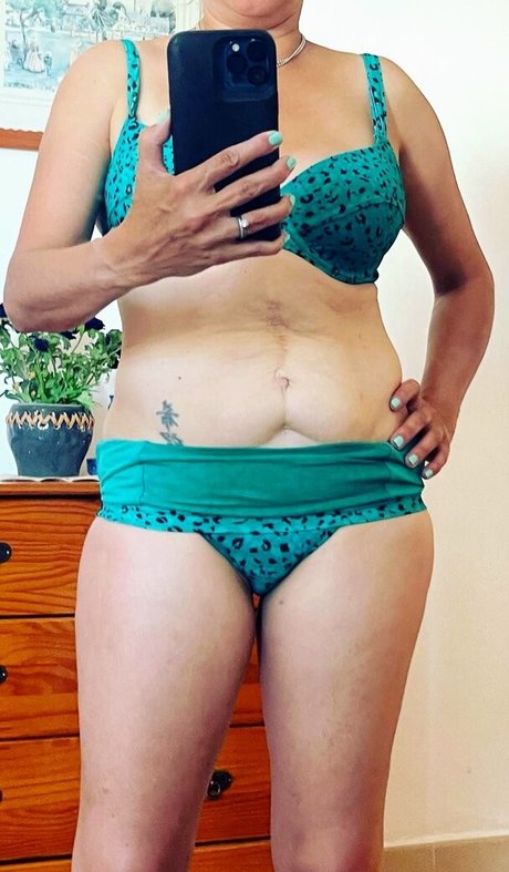 Photo nue de fuite OnlyFans de Sarah Cawood